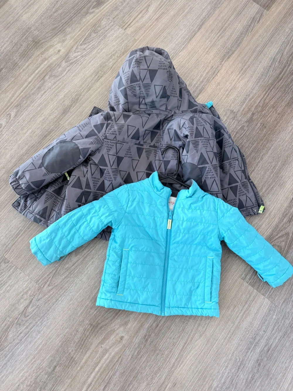 Cat & Jack Gray Geometric Hooded Puffer Jacket with Lime Accents